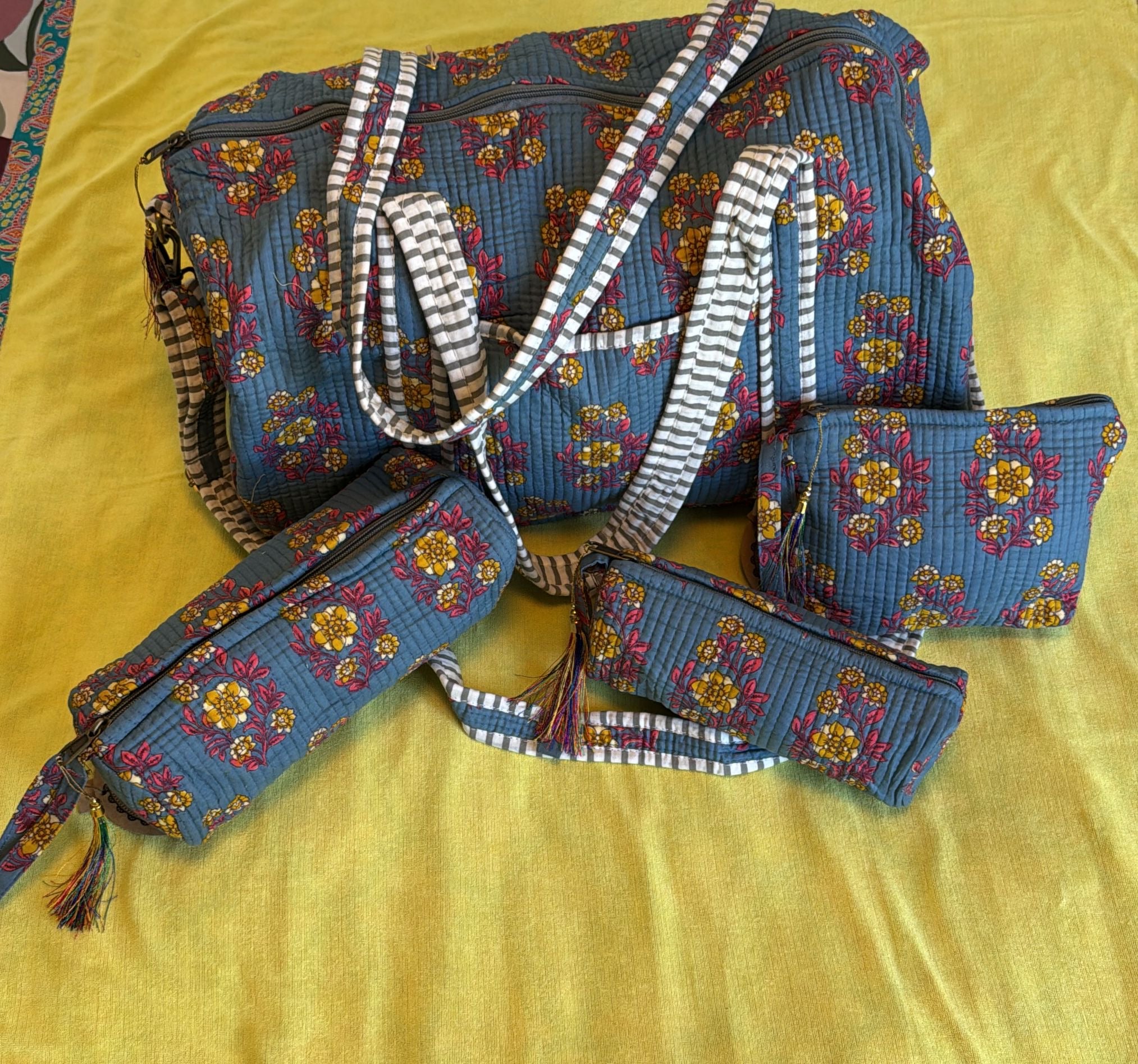 Bolso de viaje + 3 neceseres