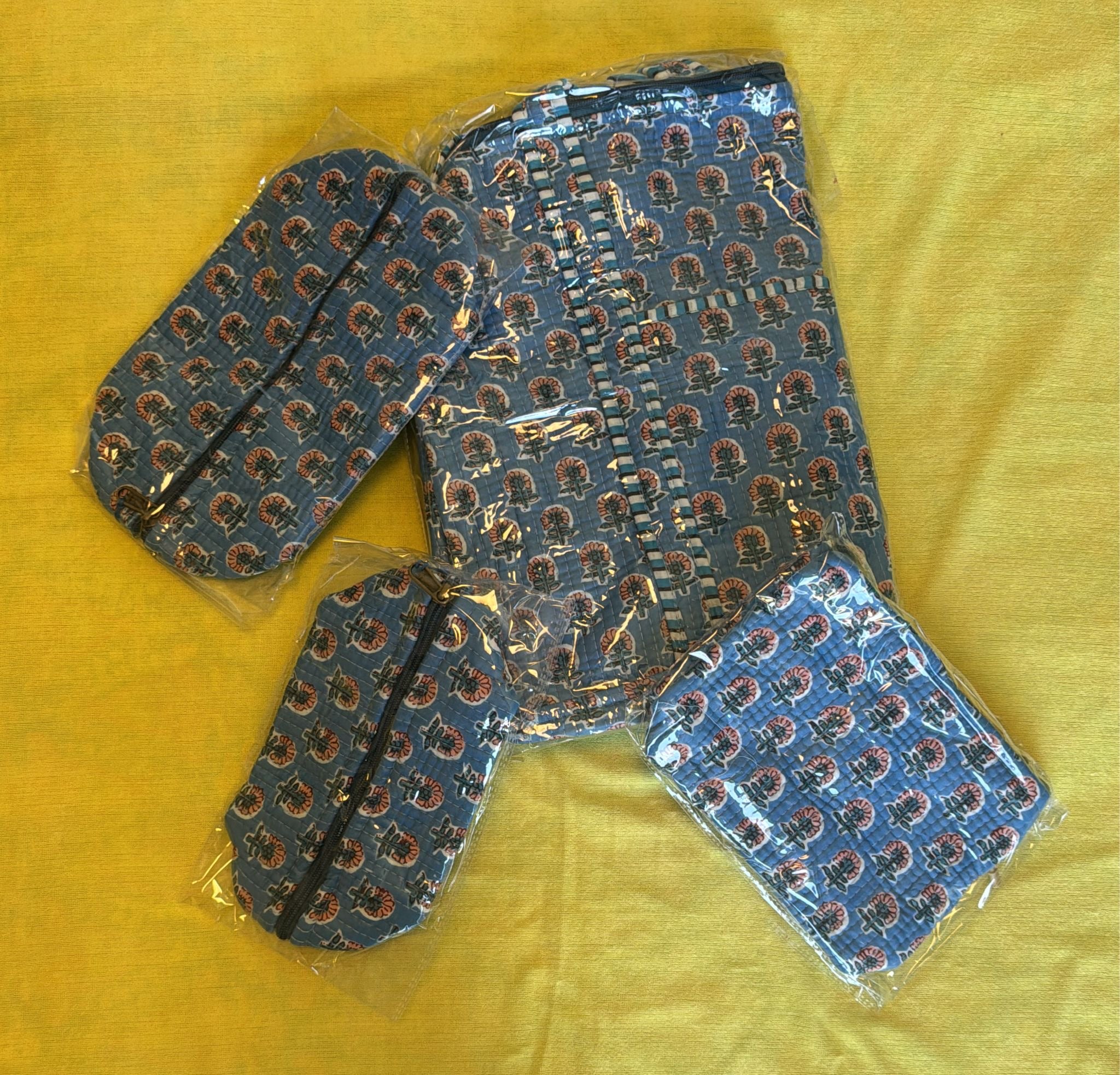 Bolso de viaje + 3 neceseres