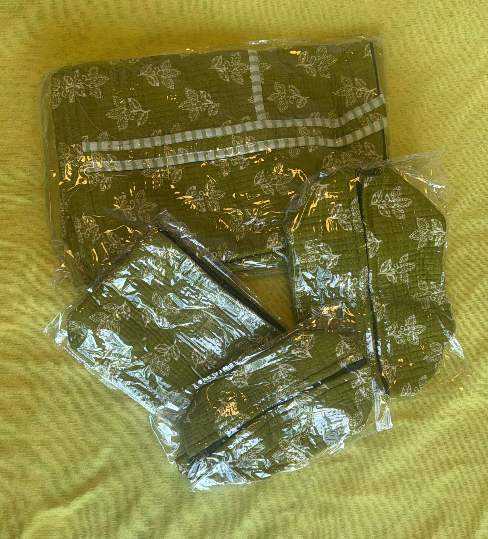 Bolso de viaje + 3 neceseres
