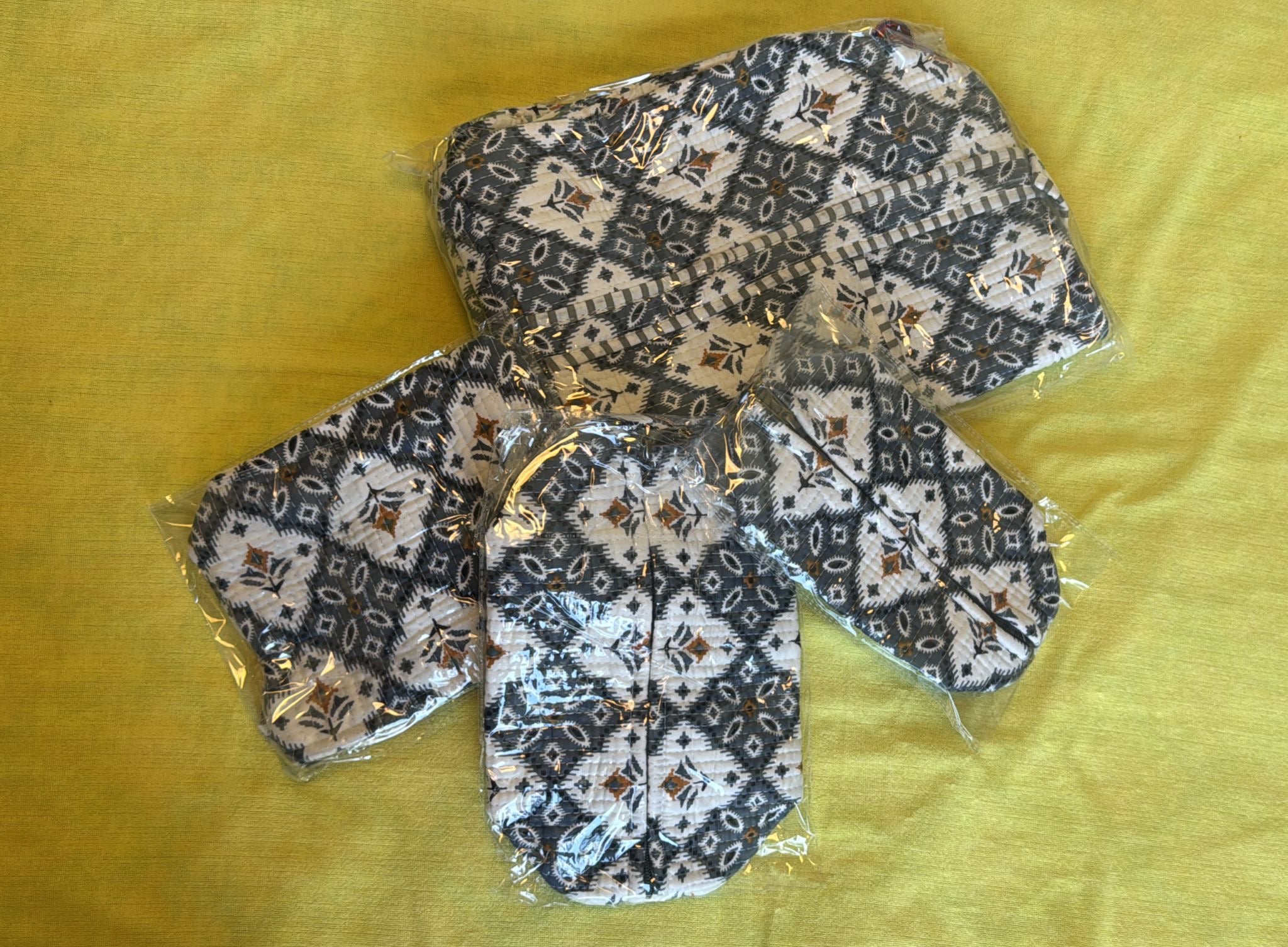 Bolso de viaje + 3 neceseres