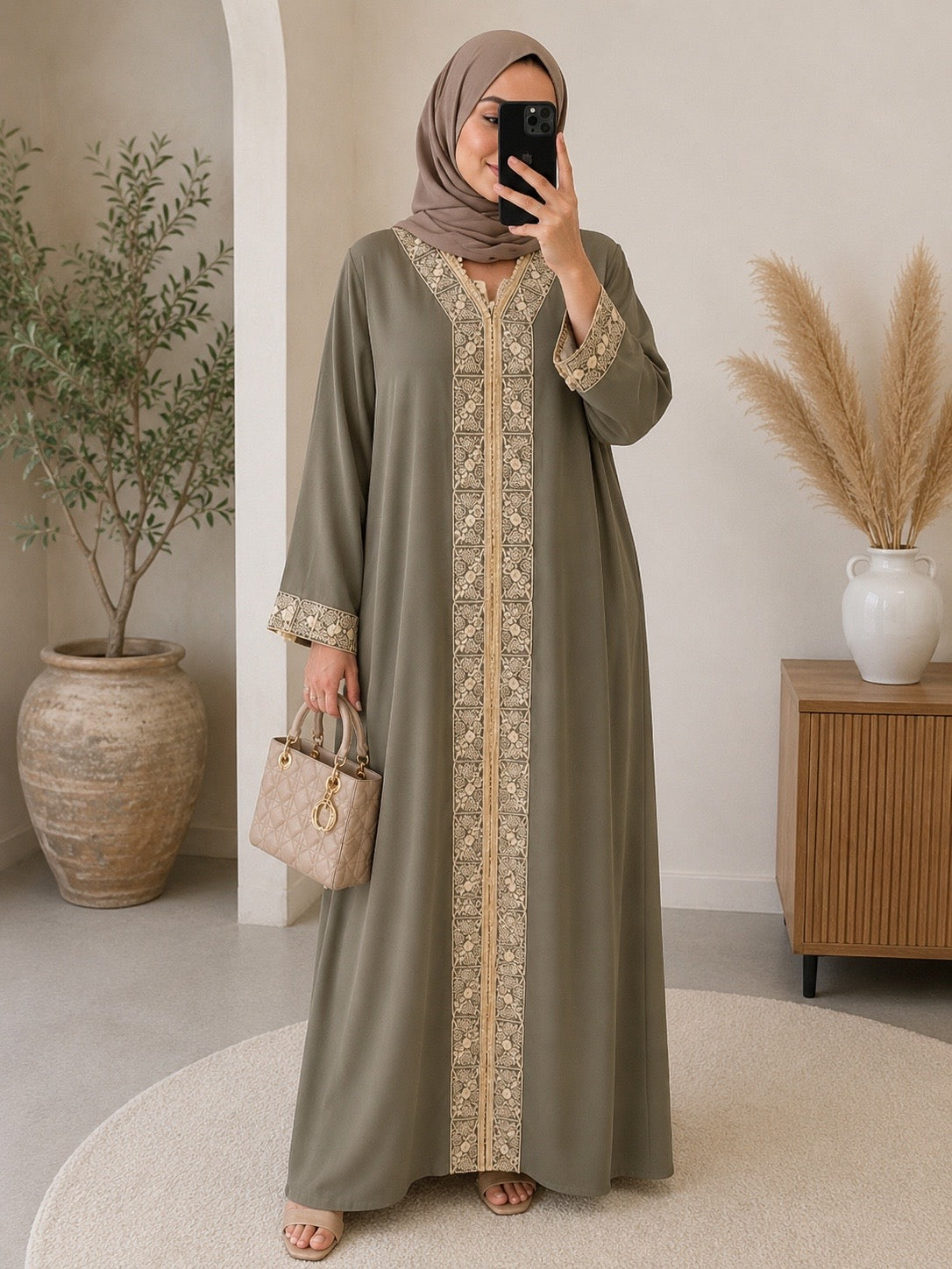 Abaya Dana