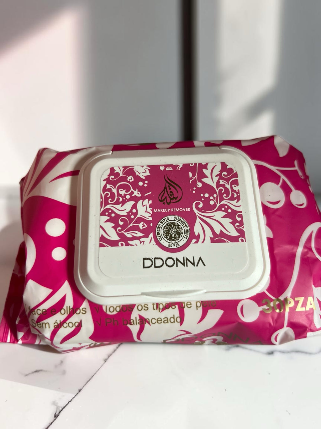Toallitas desmaquillantes Selsebil DDONNA en paquete rosa con tapa rígida para limpieza facial profunda