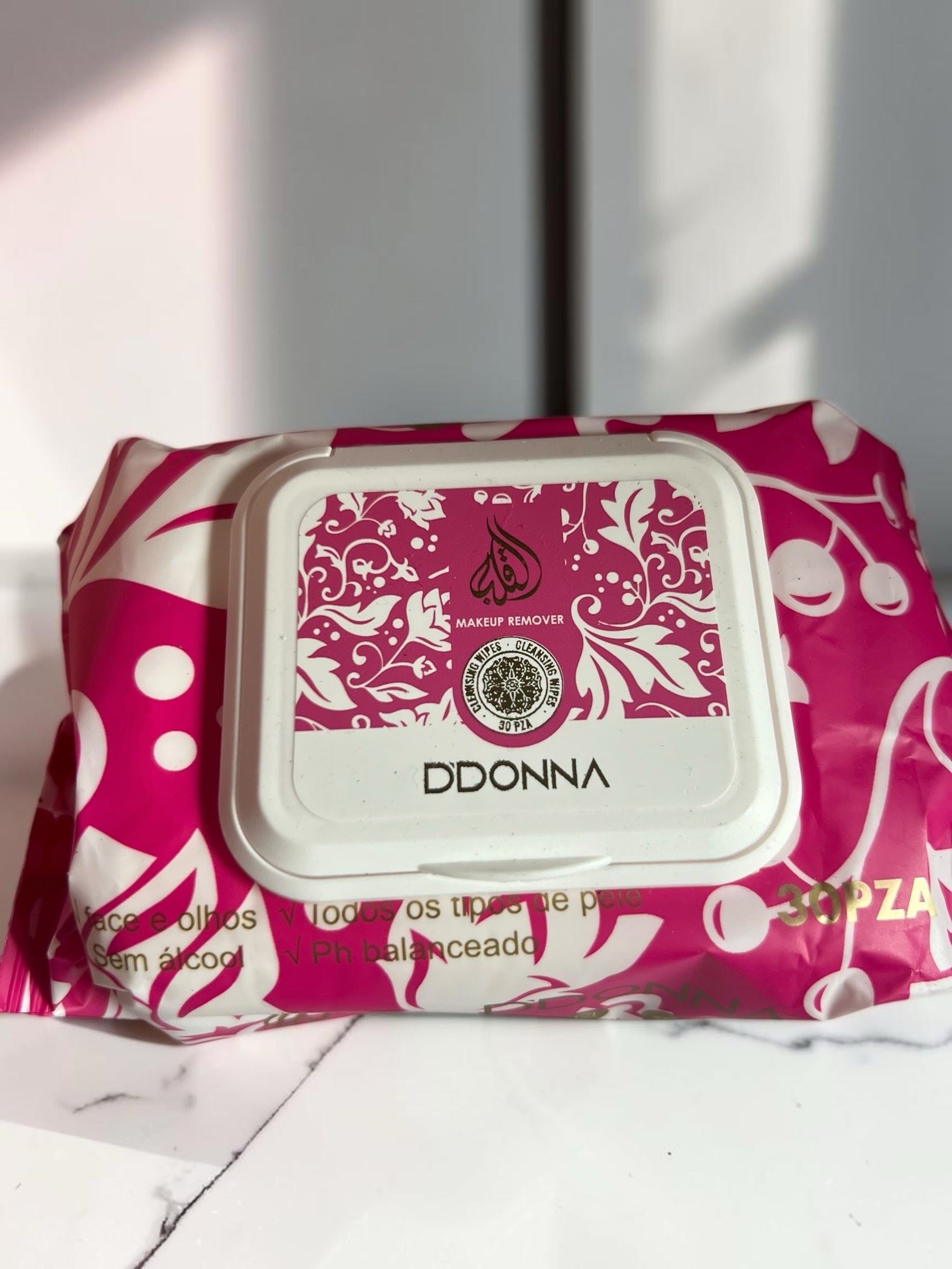 Toallitas desmaquillantes Selsebil DDONNA en paquete rosa con tapa rígida para limpieza facial profunda