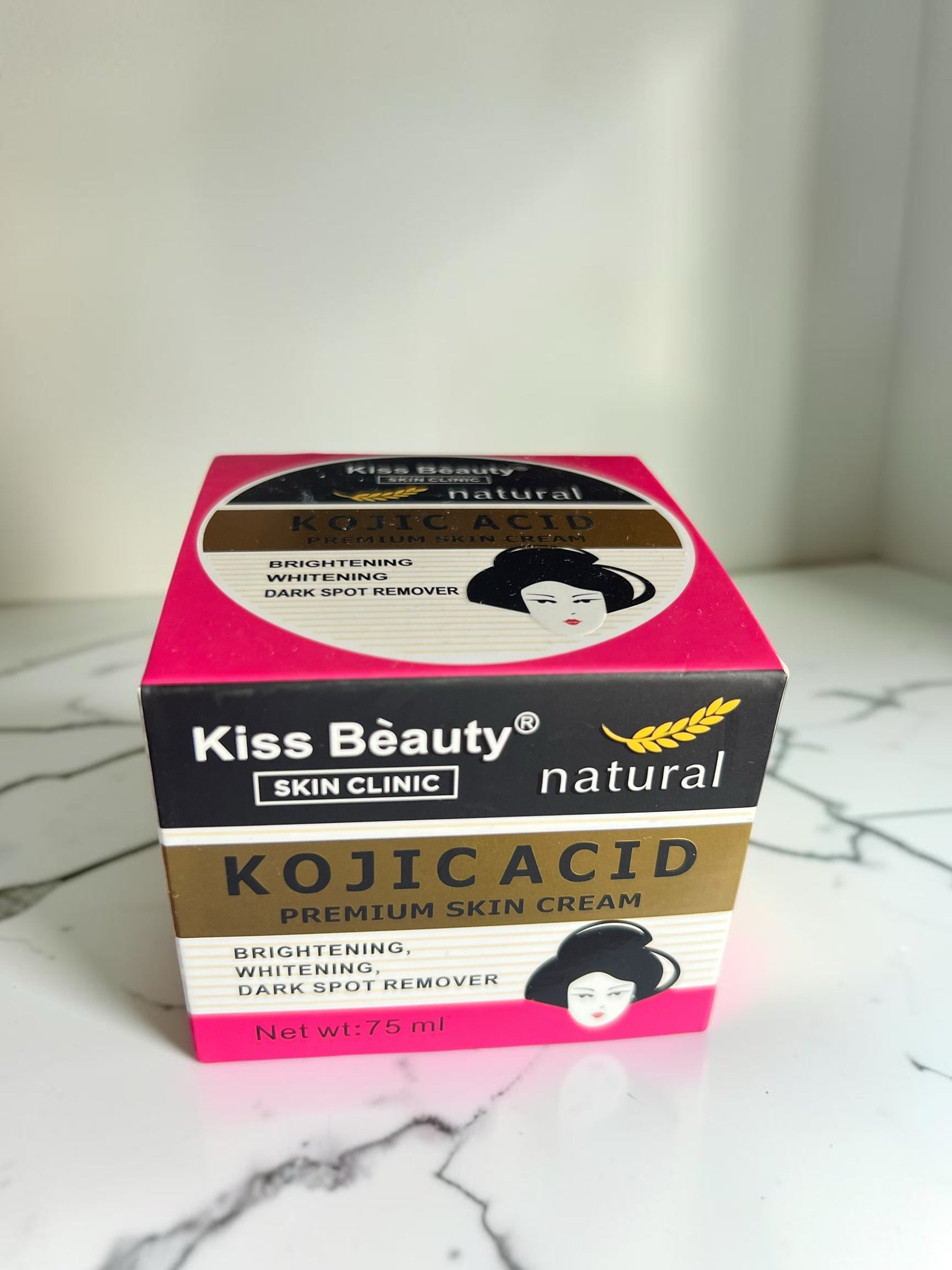 Crema facial Selsebil Kiss Bèauty con ácido kójico para aclarar manchas y unificar el tono de la piel en envase de 75ml