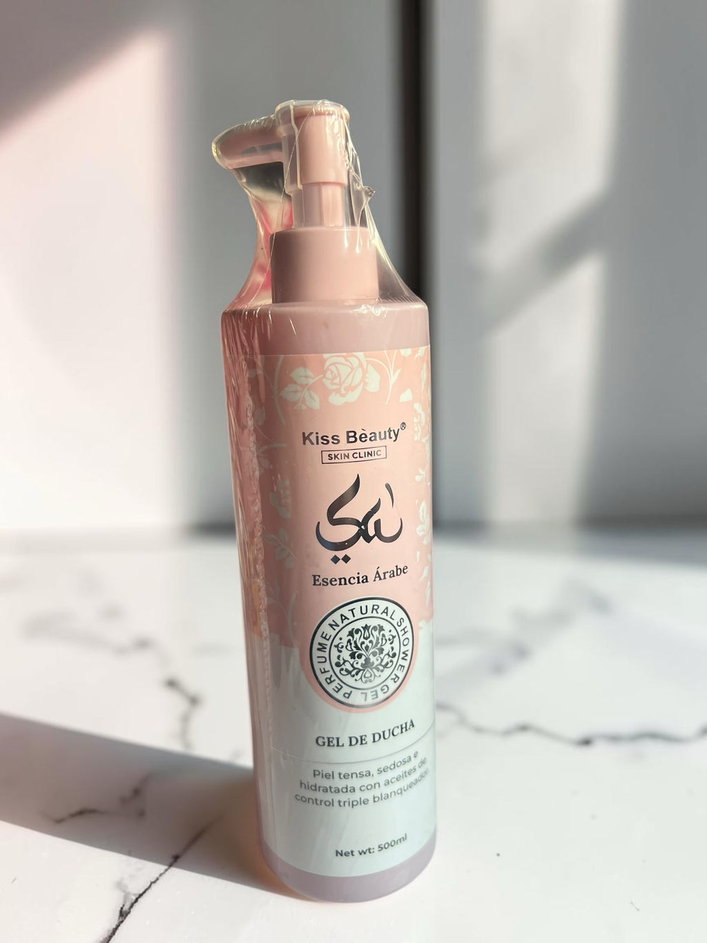 Gel de ducha Selsebil Kiss Beauty Esencia Árabe en envase rosa de 500ml con dosificador y diseño floral