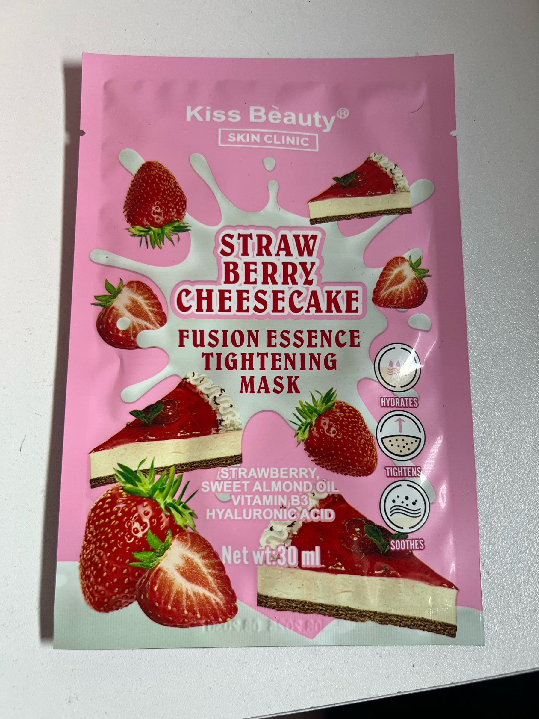 Mascarilla facial Selsebil Kiss Beauty de fresa y queso con ácido hialurónico en sobre rosa de 30 ml